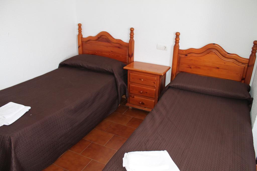 Hostal Montilla Sotogrande Torreguadiaro Eksteriør bilde
